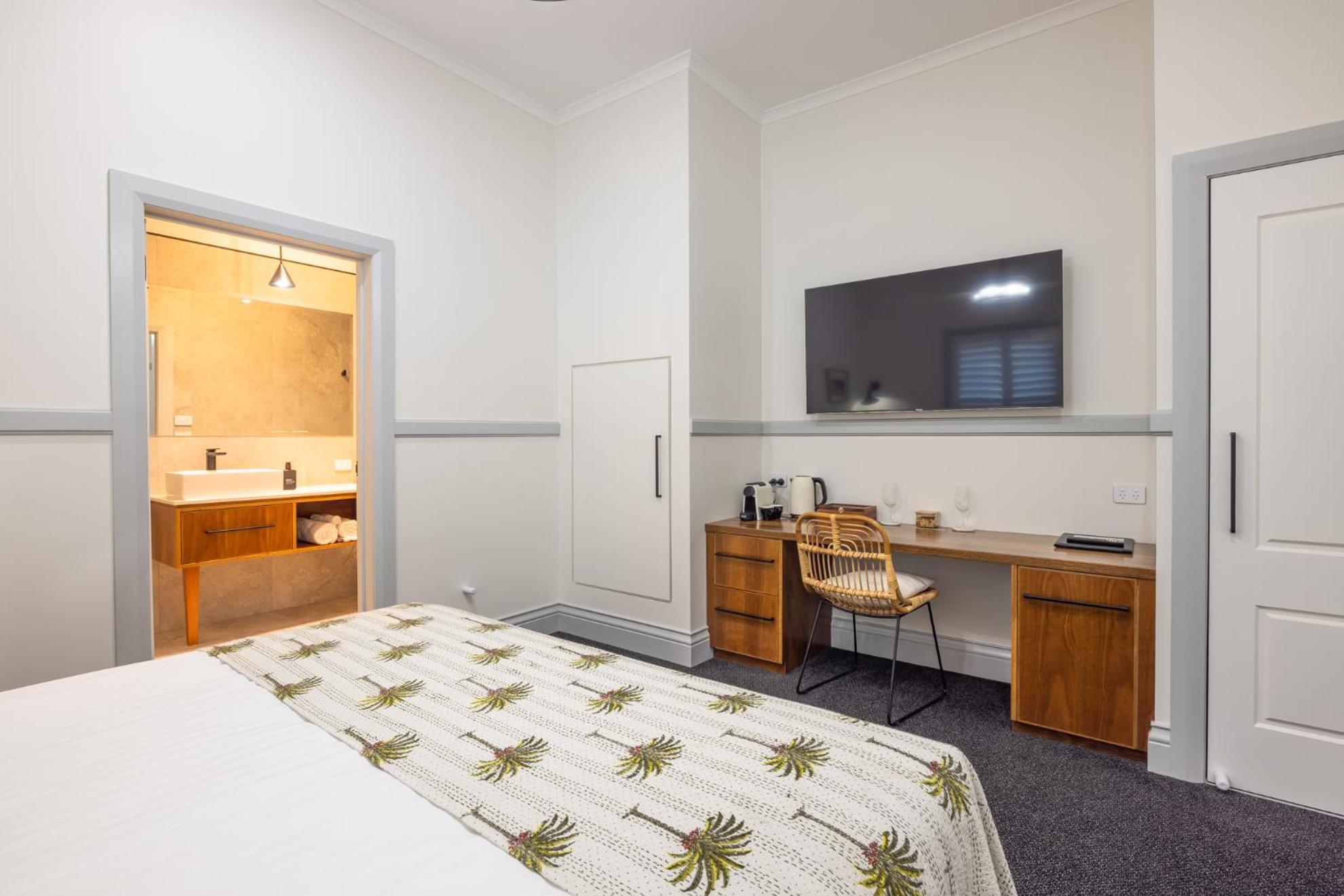 Bermagui Beach Hotel Стая снимка