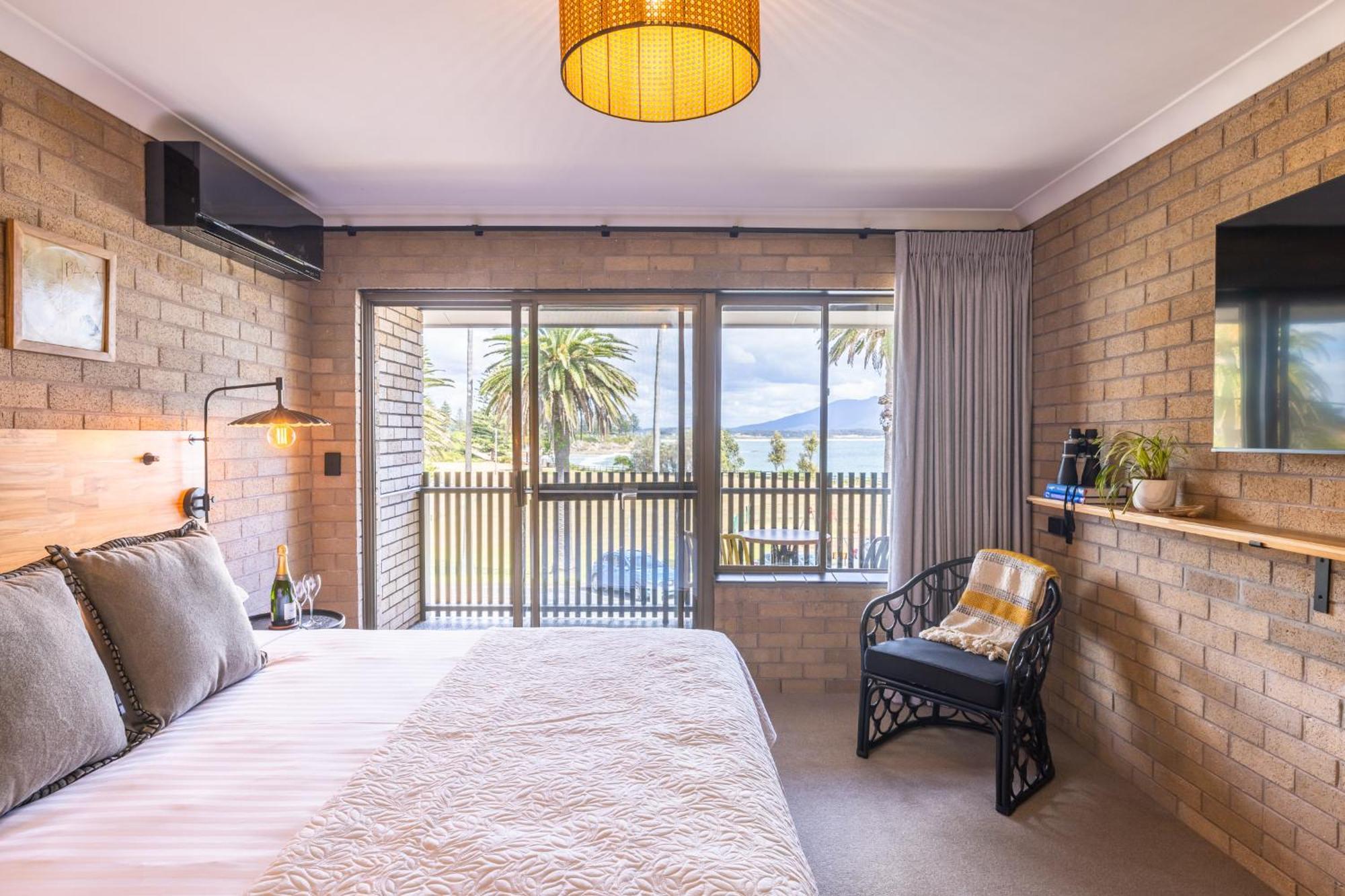 Bermagui Beach Hotel Стая снимка
