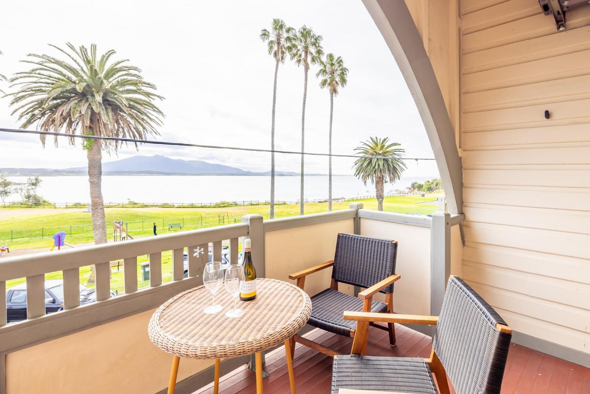 Bermagui Beach Hotel Стая снимка