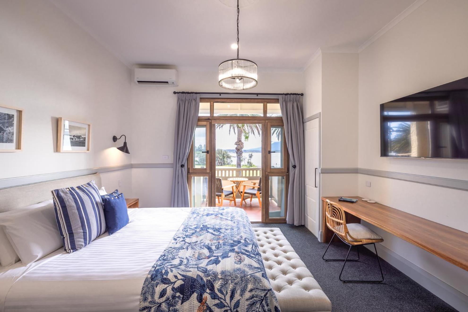 Bermagui Beach Hotel Стая снимка